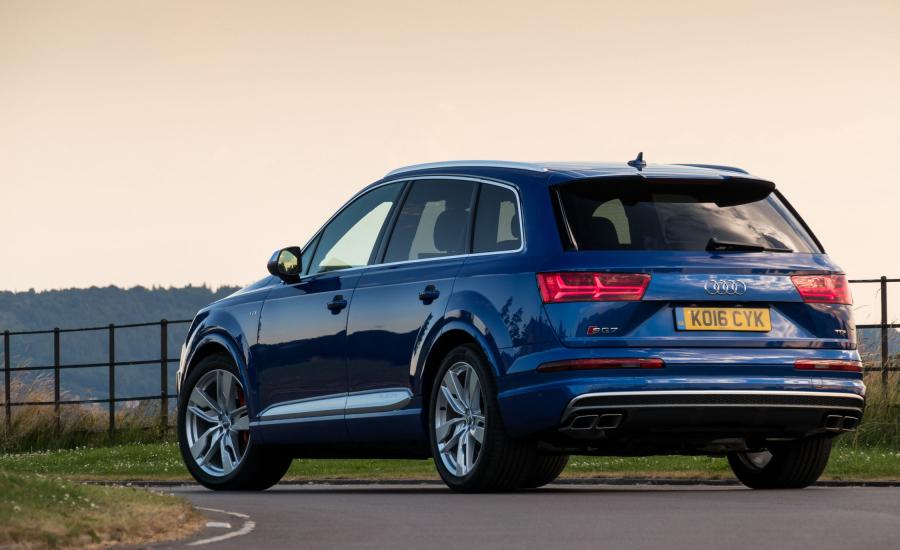  Audi SQ7 TDI (4M) 2016 года  (UK) (фото 11 из 32)